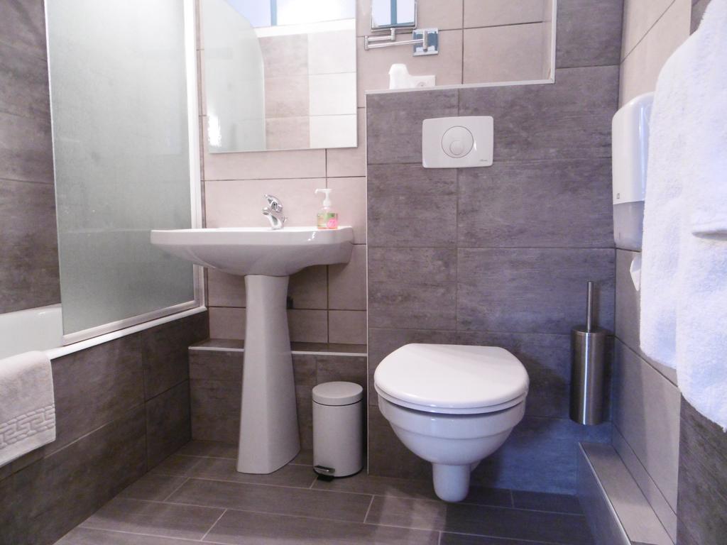 Hotel Le Littoral Lezardrieux Luaran gambar